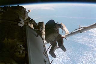  Mir-18 spacewalk 